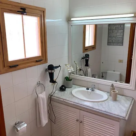 Quiet Studio, Incredible Views, Climatized Pool, Free Wifi *