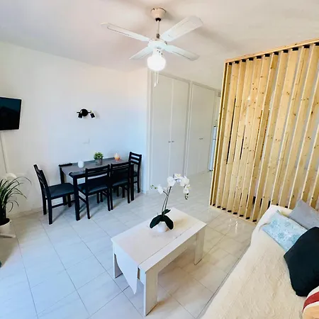 Quiet Studio, Incredible Views, Climatized Pool, Free Wifi *