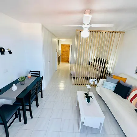 Quiet Studio, Incredible Views, Climatized Pool, Free Wifi