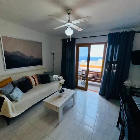 Quiet Studio, Incredible Views, Climatized Pool, Free Wifi